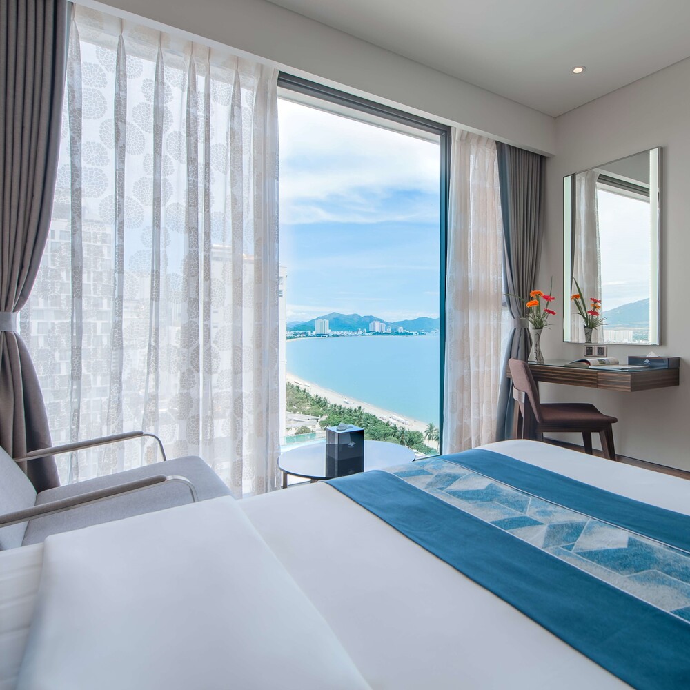 Grand Deluxe King Seaview